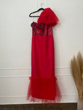 Load image into Gallery viewer, Vestido largo rosa con rojo moño tulle
