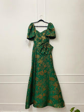 Load image into Gallery viewer, Vestido brocado verde con dorado
